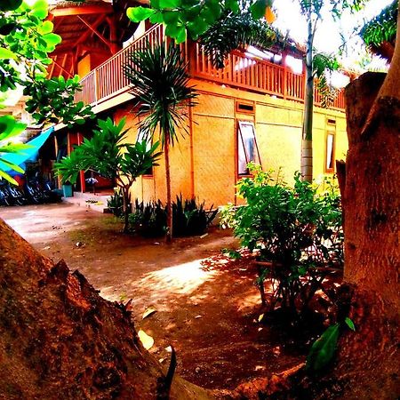 Hotel Lima Bintang Gili Trawangan Zewnętrze zdjęcie